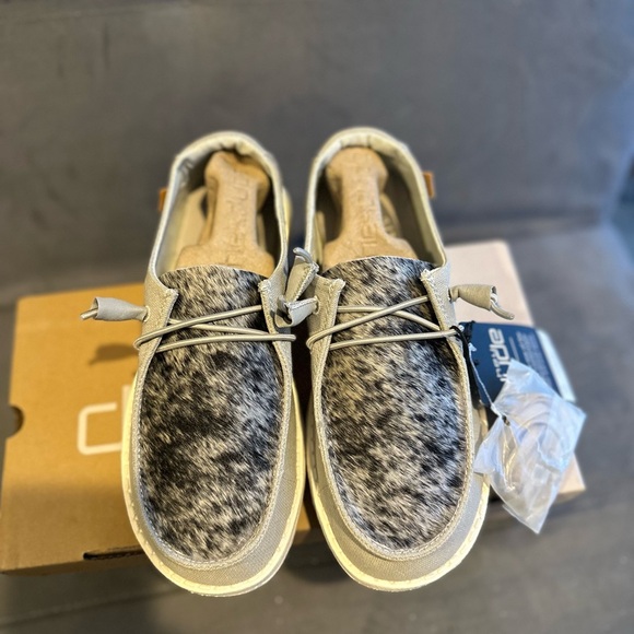 women’s cowhide hey dudes - Picture 2 of 2